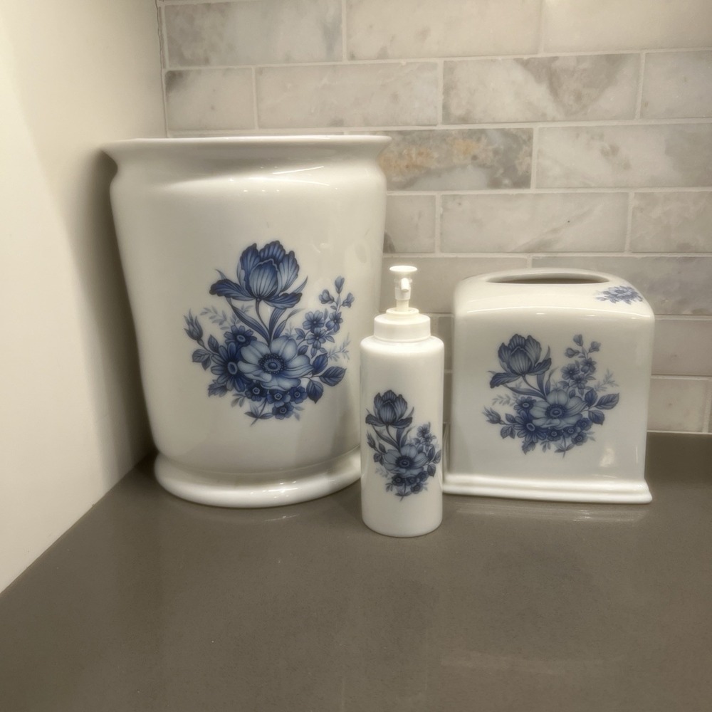 Vintage 3 piece LIETTE INTERNATIONAL bathroom set Ceramic Blue Floral EUC